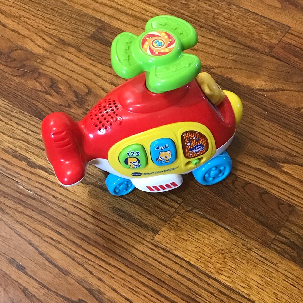 VTech Spin and Go Helicopter, Red
Pressing down on the propeller crawl and chase - Picture 9 of 12